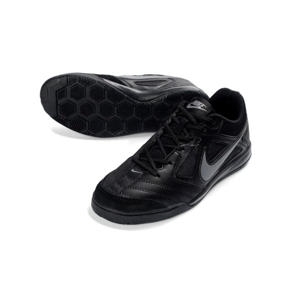 Nike SB Gato x Supreme Triple Black IC — Immagine 2